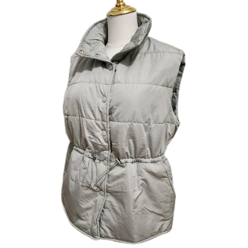 NWOT Women's Puffer Vest Oversized Drawstring Loose Pockets Olive Casual Size S